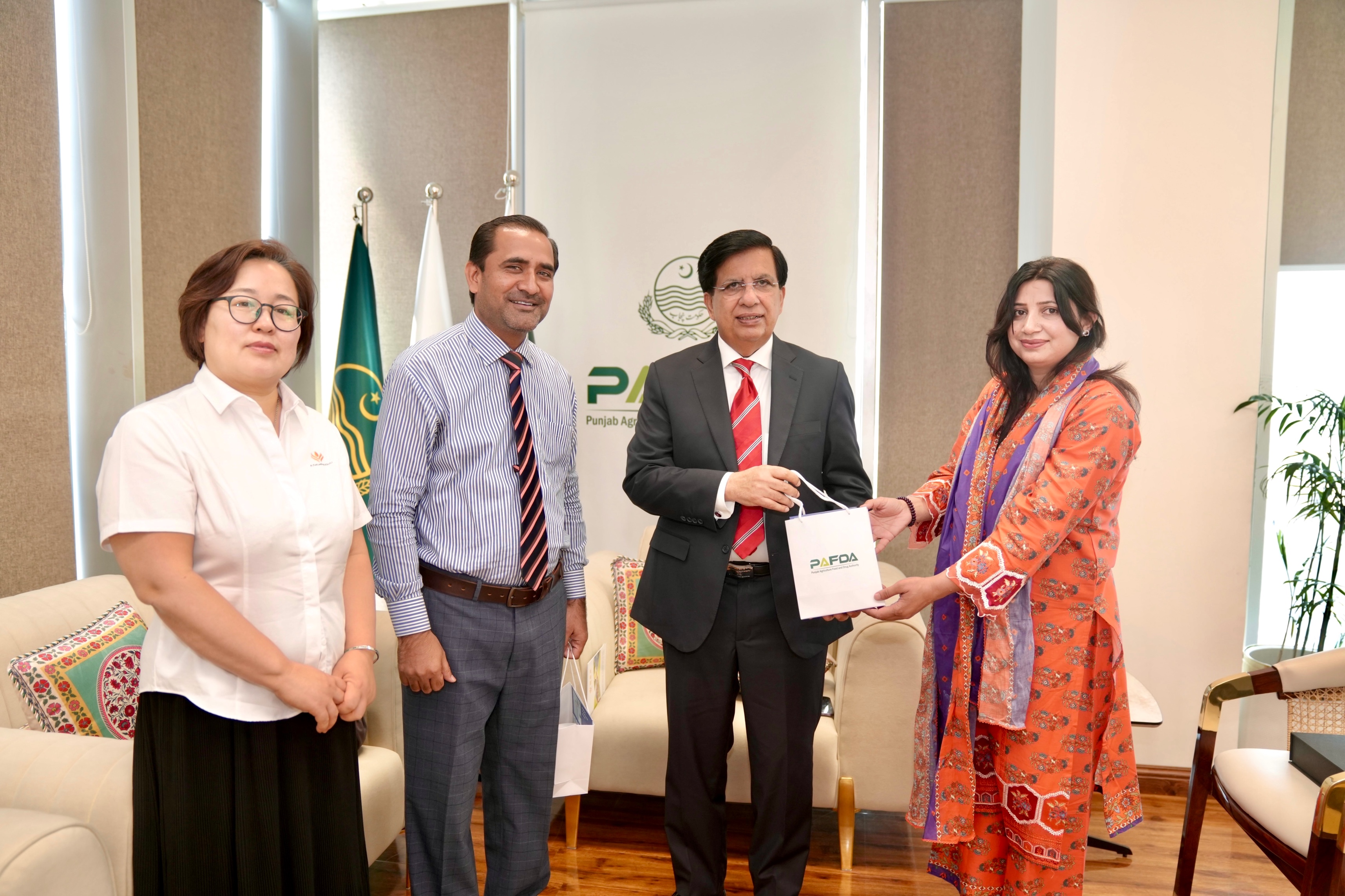 Visit of International and Academic Delegation to PAFDA